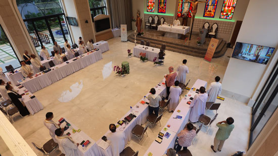 Accompaniment Indonesia. Chris Chaplin, MSC. Australian Province. MSC