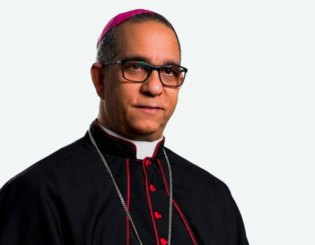 Mons. Rafael Rodriguez MSC Receives Archbishop’s Pallium